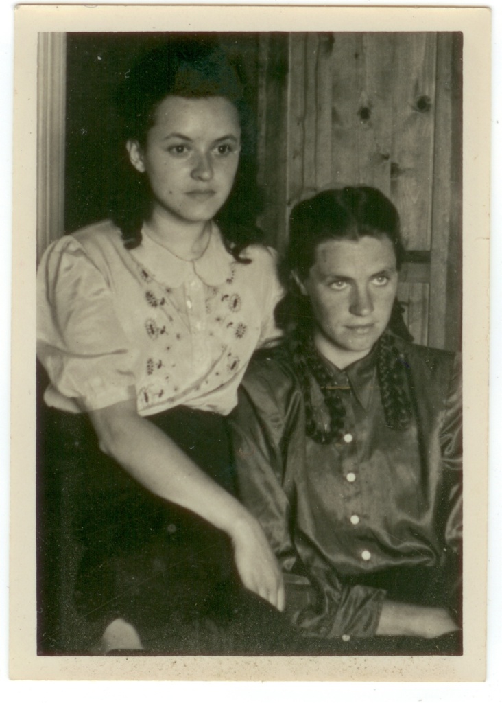 Ita Saks ja Armilde Schmuul.