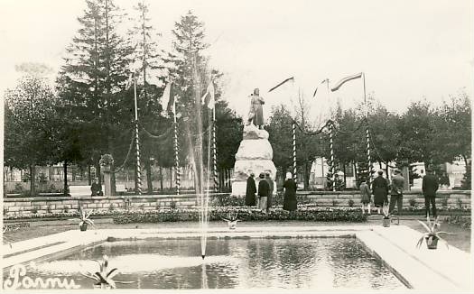 Pärnu, L. Koidula monument