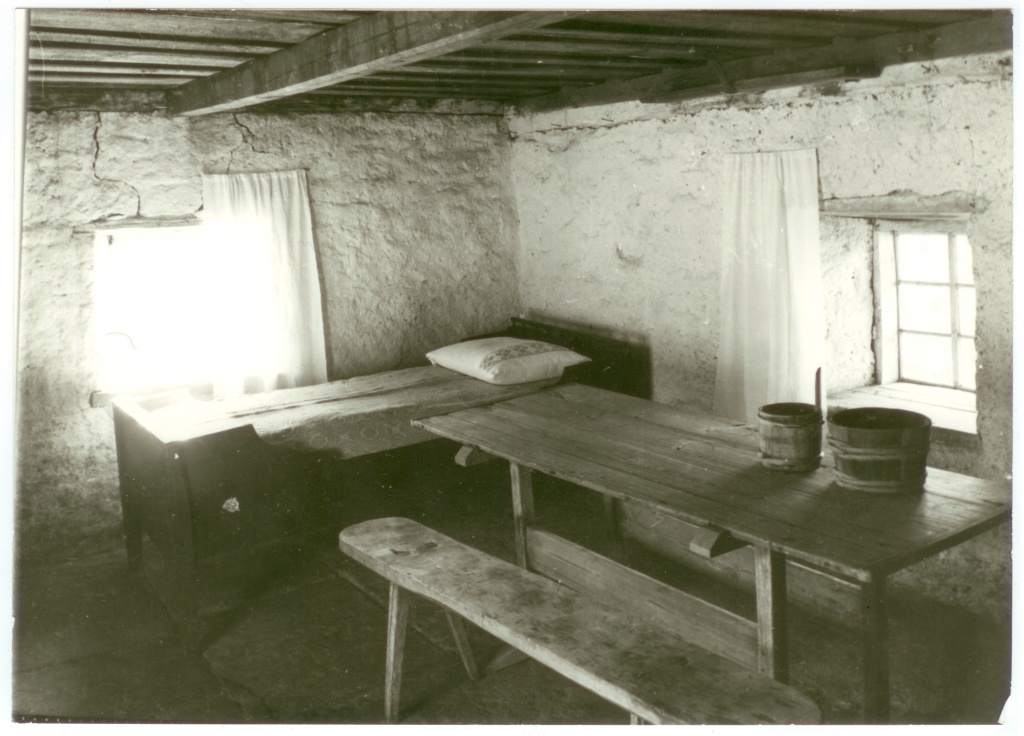 Tooma talu kivilauda interjöör