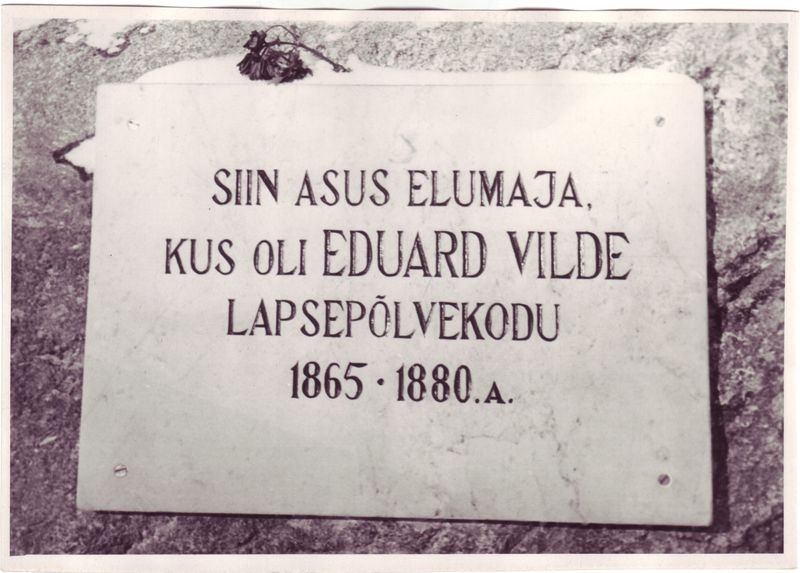 Memoriaaltahvel kivil