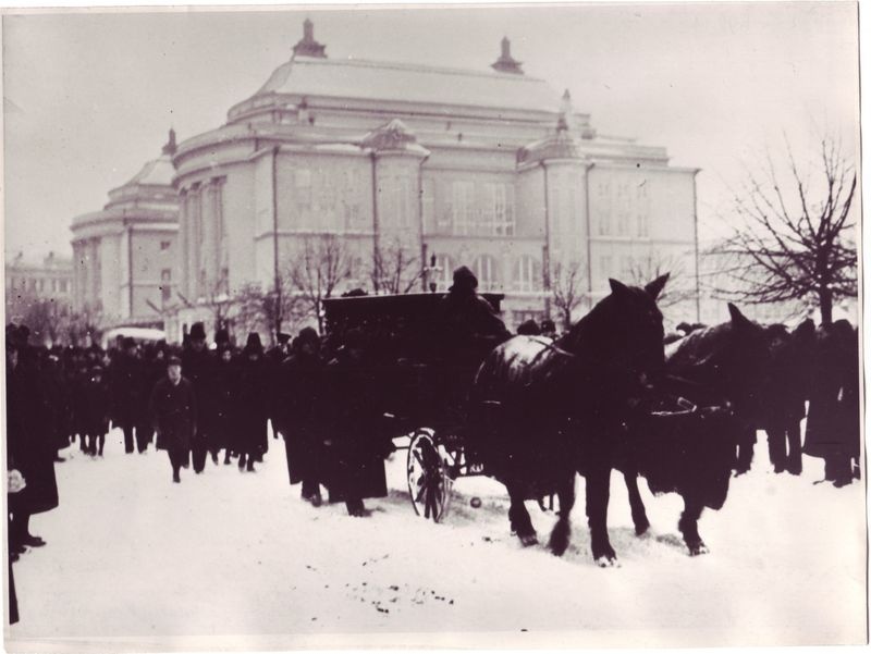 Ed. Vilde matused, 1933