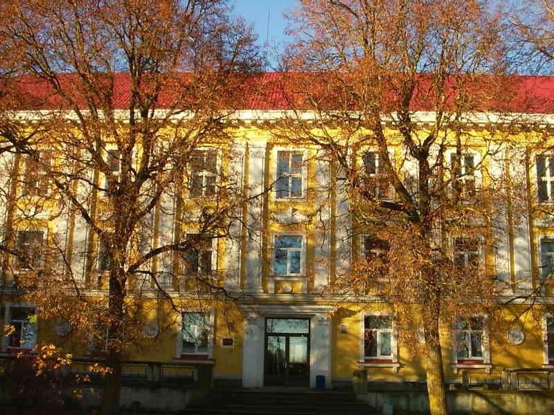 Administrative building Kuivastu mnt 35 volume and facades