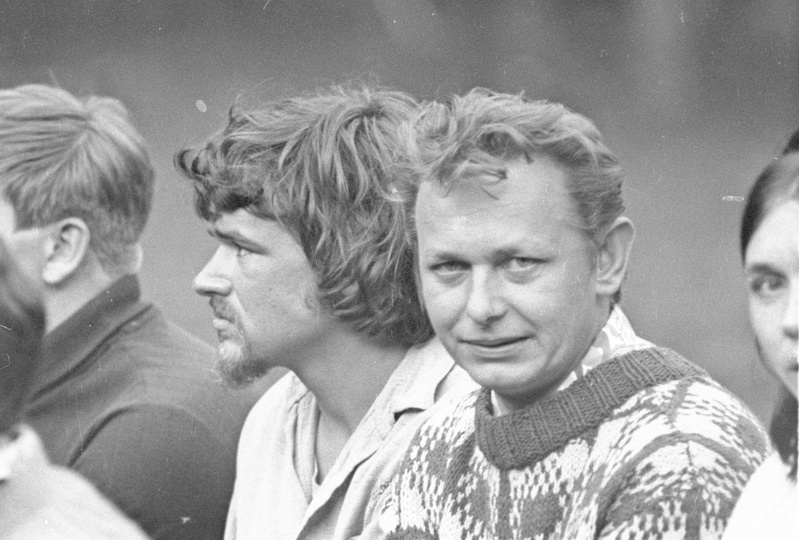 Ajakiri "Noorus" suvepäevad Kabli rannas. Kirjanik Enn Vetemaa