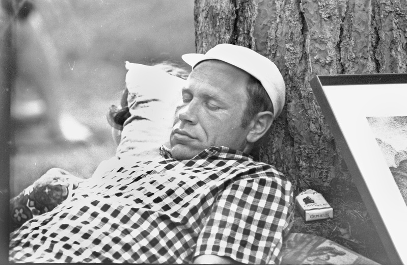 Ajakiri "Noorus" suvepäevad Kabli rannas. Kirjandusteadlane ja -kriitik August Eelmäe