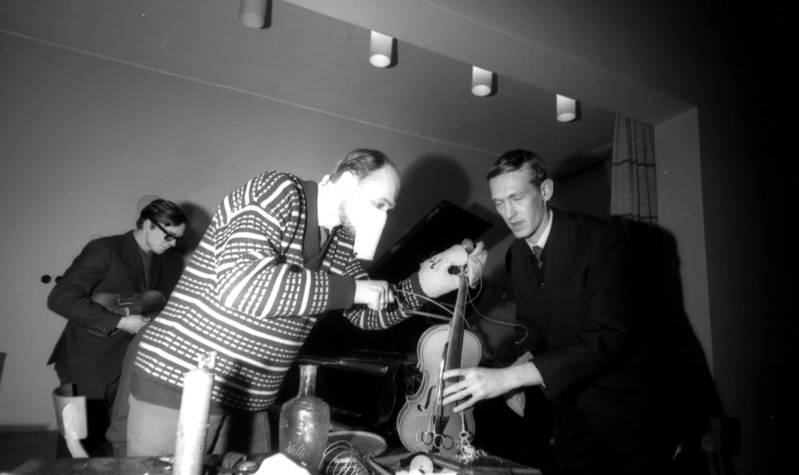 Häpening Kirjanike Majas