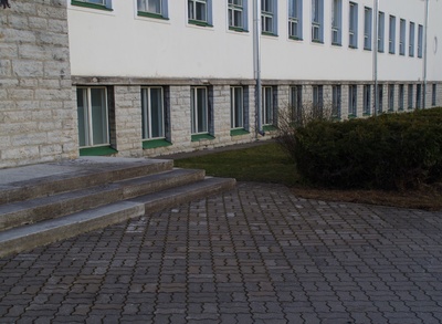 Rakvere Gümnaasium. Uue hoone ehitustööd: kõnede pidamine nurgakivi asetamisel? rephoto