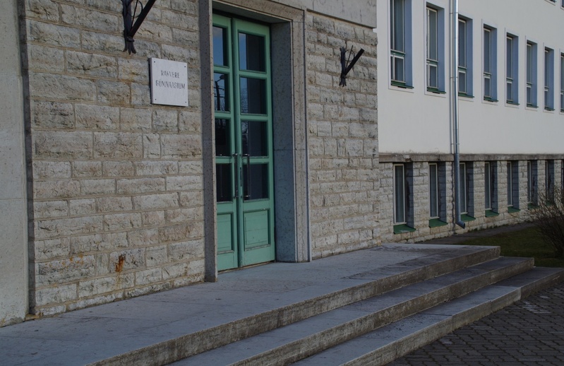 Rakvere Gümnaasium. Uue hoone avamine: koolilipu sisenemine majja rephoto