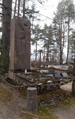 Jaan Oks 'a grave in Tallinn on Rahumägi rephoto