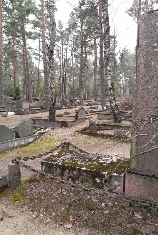 Elo Tuglas, Friedebert Tuglas ja Johannes Semper Jaan Oksa haual rephoto