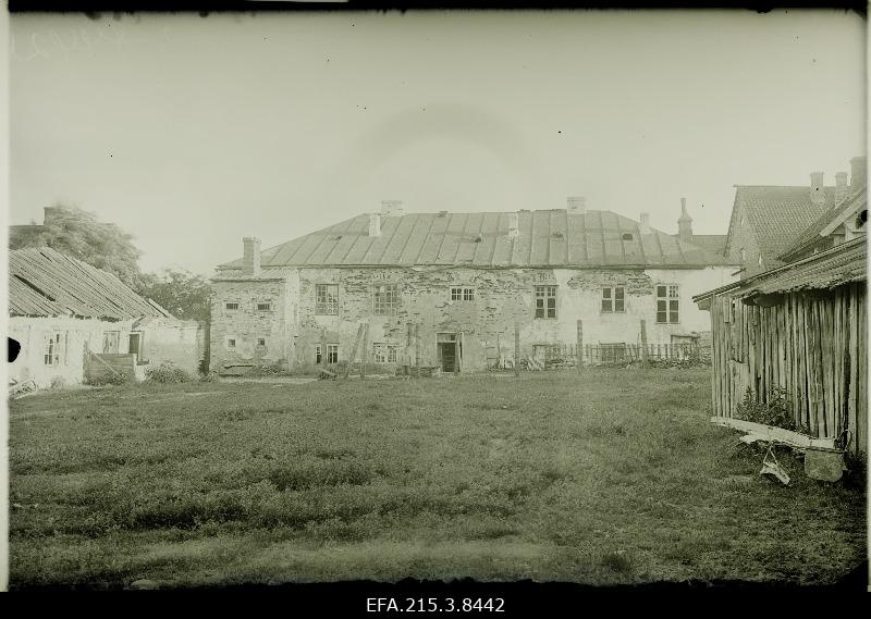Viljandi's old prison house and the courtyard on Kauba Street.