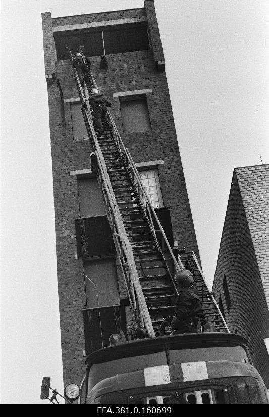 Firefighters in the Narva Fire Garnison at the study.