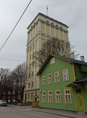 Construction of the water tower Teacher Street. rephoto