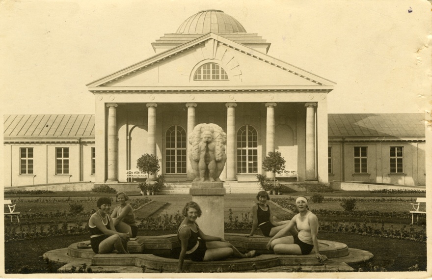 The Pärnu mudravila with a blast bed, a view to the building. Architect Olev Siinmaa; facades Erich von Wolffeldt and Aleksander Nürnberg