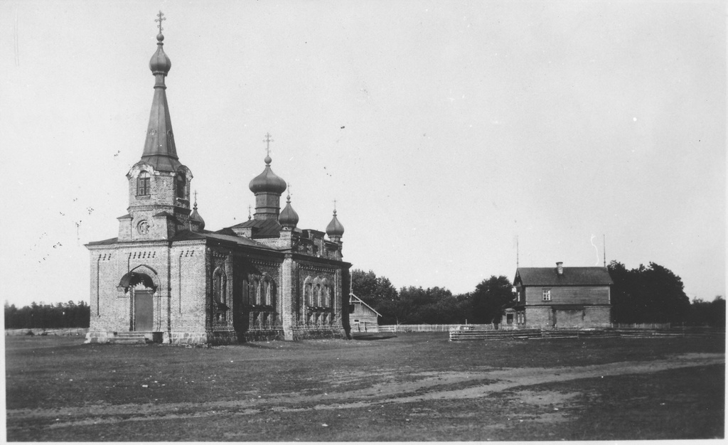 Vene kirik ja endine koolimaja