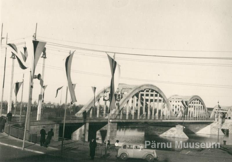 Photo, 1938, View of Pärnu's new archive bridge before opening the ceremony from the left side of the bridge.