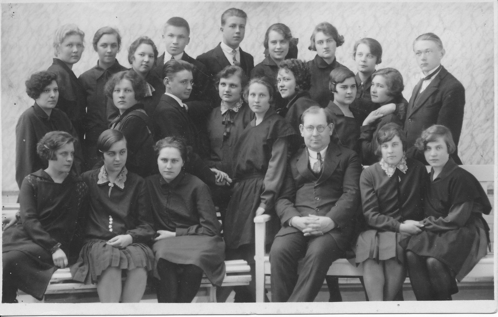 Läänemaa Ühisgümnaasiumi V humanitaarklass