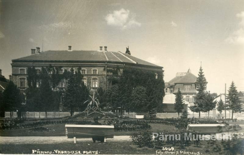 A photo postcard, a view to the square between the Holy Spirit, the South, Hospital and Ring Streets from the south.