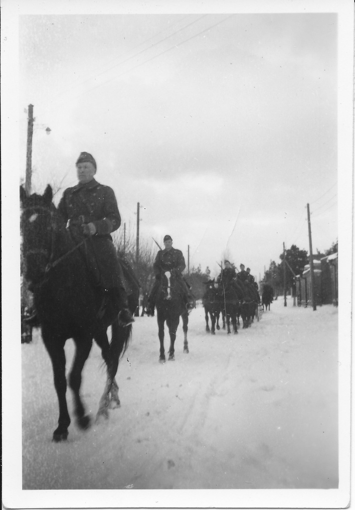 Eesti Vabariigi sõjavägi. Tagasi leinaseisaku tähistamiselt patareiga. 03.01.1940.