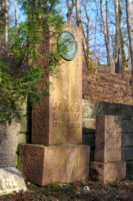 Jakob Liivi matusepaik Rakvere  linnakalmistul rephoto