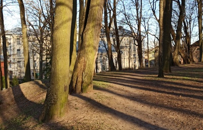 Karlova park, taga Tartu 7. keskkool. 1980-1985 rephoto