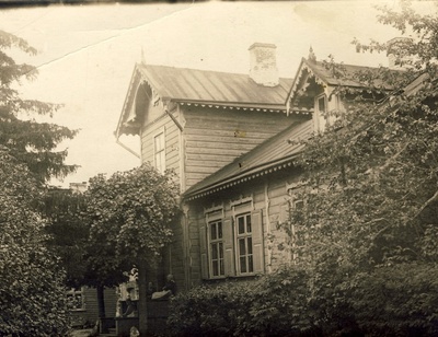 klaasnegatiiv, Vahi Põllutöökooli ees, 1920-ndad a. rephoto