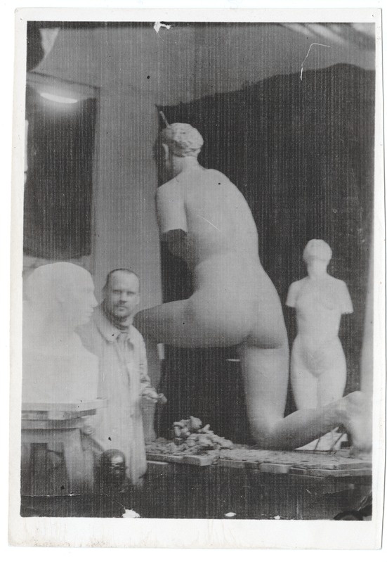 Jaan Koort Pariisi ateljees 1912. a.