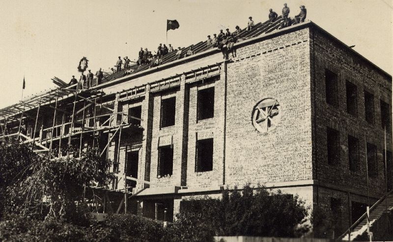 The ceremony of the cornerstone layer of the building of the Pärnu Department of Eesti Pank and the act of the cornerstone layer, the view of the building to be built. Photos by arh. Voldemar Pikson
