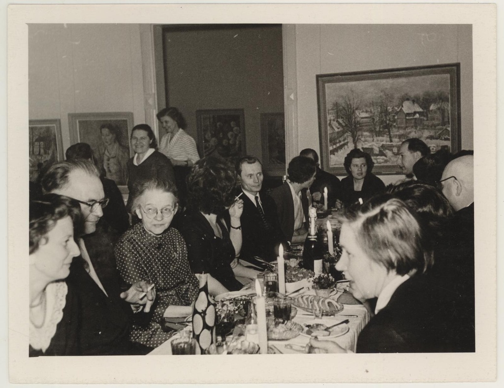 Skulptor Jaan Koordi abikaasa Mari Koordi 70. juubeli tähistamine 20. apr. 1961