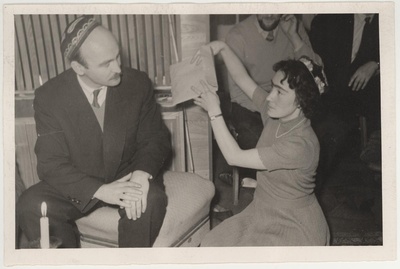 Kesk-Aasia õhtult 15. dets. 1961. Luuletaja Ain Kaalep ja muuseumi laborant Maris Laubre.  duplicate photo