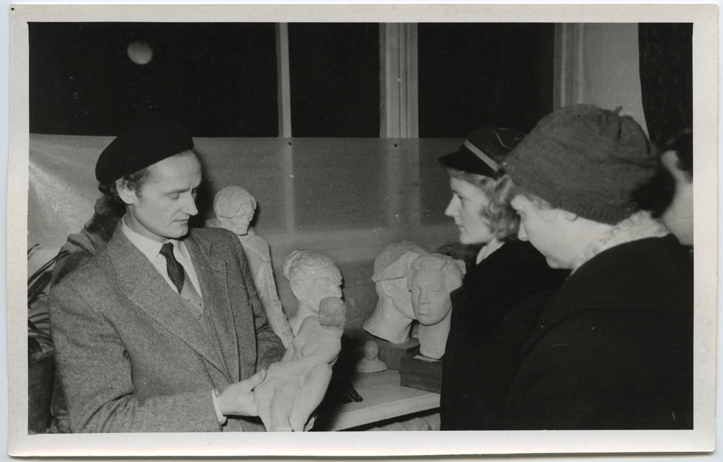 Ekskursioon skulptor Endel Taniloo ateljeesse 16. jaan. 1962.