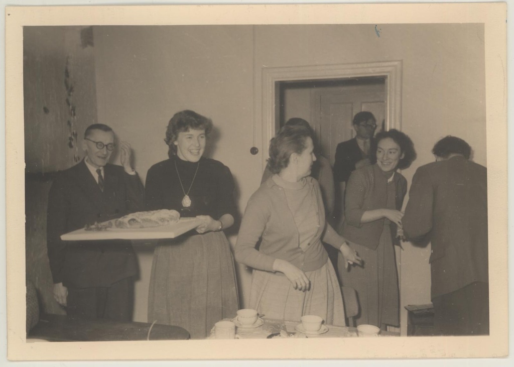 Kujutava kunsti kaugõppekursuse tööruumi piduliku avamise päeval 24. veebr. 1962.