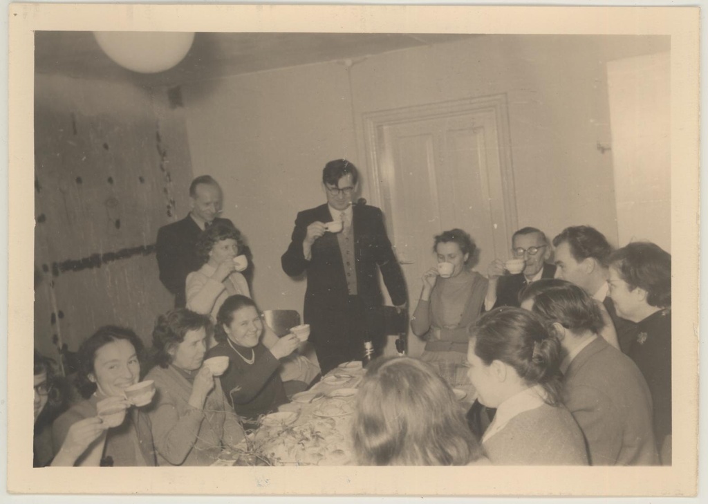 Kujutava kunsti kaugõppekursuse tööruumi piduliku avamise päeval 24. veebr. 1962.