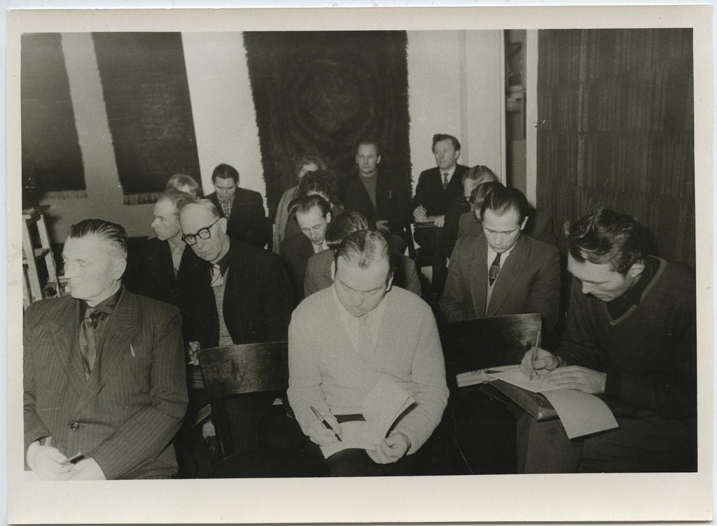 Seminari II grupp kunstiajaloo loengul muuseumis 14. jaan. 1964.
