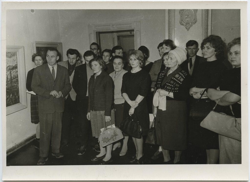 Seminari I grupp ekskursioonil V. Ormissoni teoste näitusel muuseumis 15. jaan. 1964.