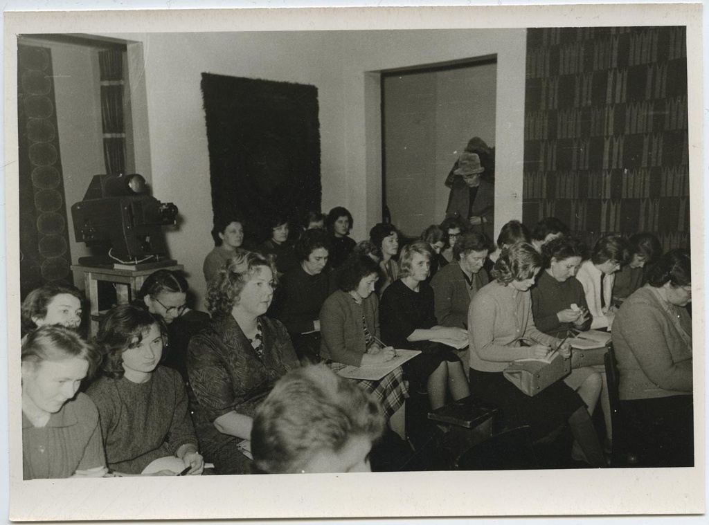 Seminari I grupp Tartu Kunstikoolis 15. jaan. 1964.