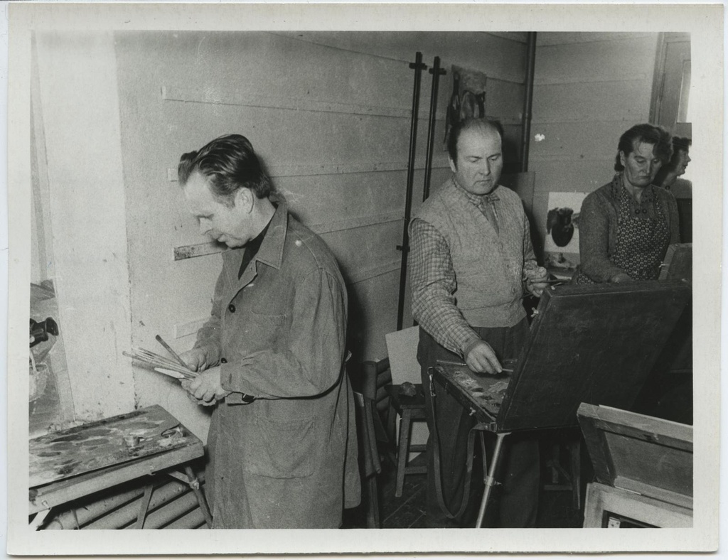 Seminari IV grupp kunstnik Silvia Jõgeveri rühm Tartu Kujutava Kunsti koolis 12.-17. jaan. 1965.