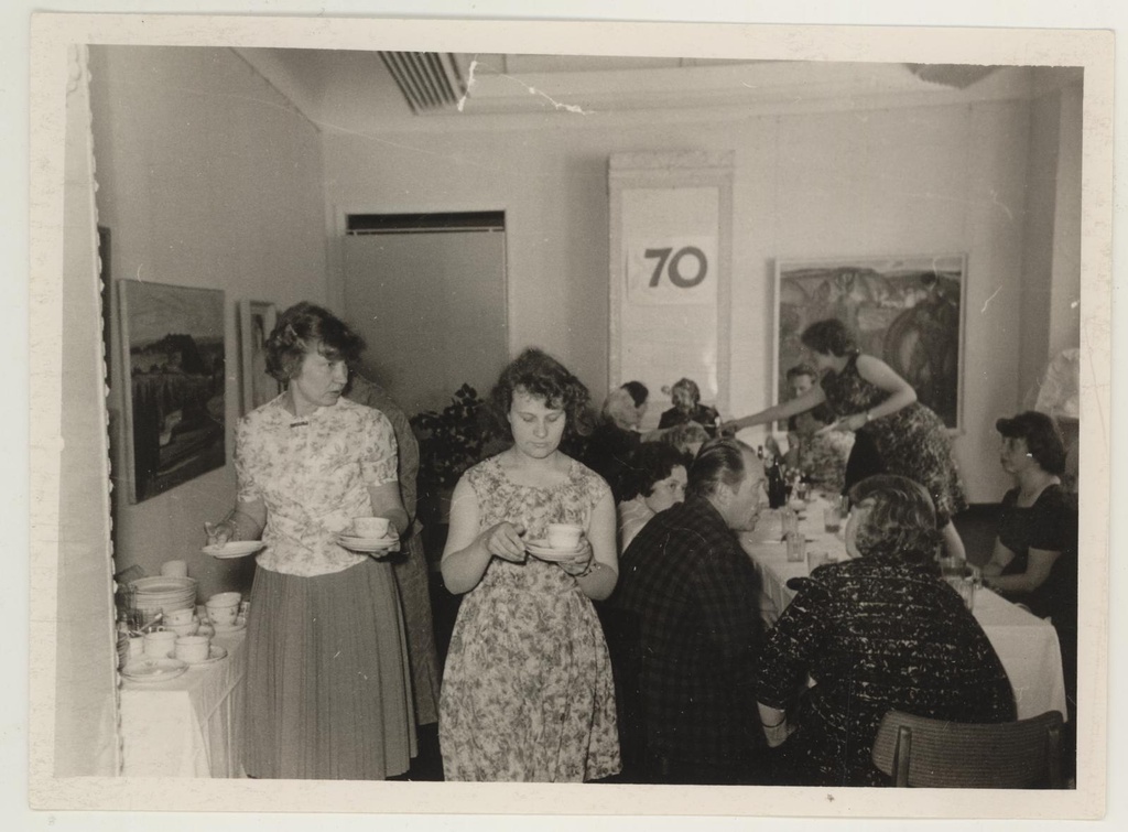 Muuseumiteenija Helene Puusaagi 70. a. juubeli tähistamine 7. juulil 1965. Peosaalis.