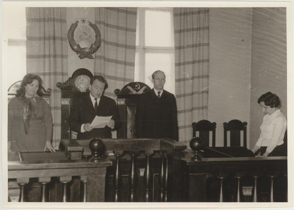 ENSV Ülemkohtu tsiviilasjade kohtukolleegium kuulutab välja otsuse kunstimuuseumi hagis prof. A. Starkopfi pärijate vastu 24.04.1969.a. Tartus.