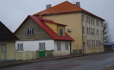 Rakvere, sõjas purustatud majad Võidu tänaval rephoto