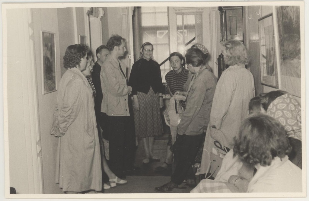 Ekskursioon Loode-Eestisse 28.-30. mail 1958. Muuseumi alumisel korrusel