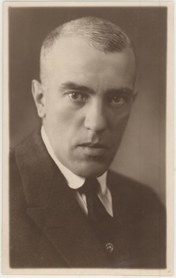 Maalikunstnik Konrad Mägi  similar photo
