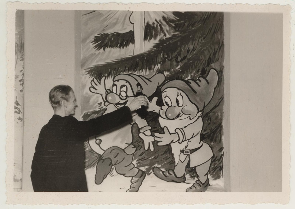 TKM-i nääriõhtul 7. jaan. 1959 majandusala juhataja Heilo Marken