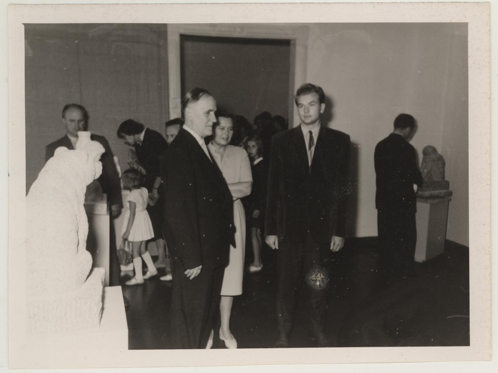 Skulptor professor Anton Starkopfi personaalnäituse avamine 28. aug. 1960