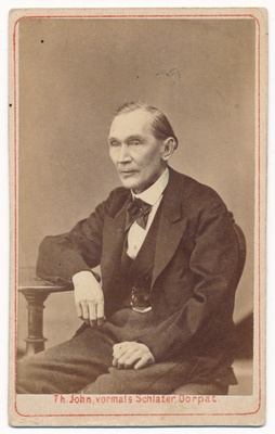 foto, Friedrich Reinhold Kreutzwald (autogrammiga), u 1870, foto Th. John  duplicate photo