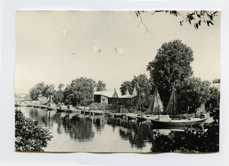 Fishing port of fish roast "Pärnu Kalur" on the river Sauga
