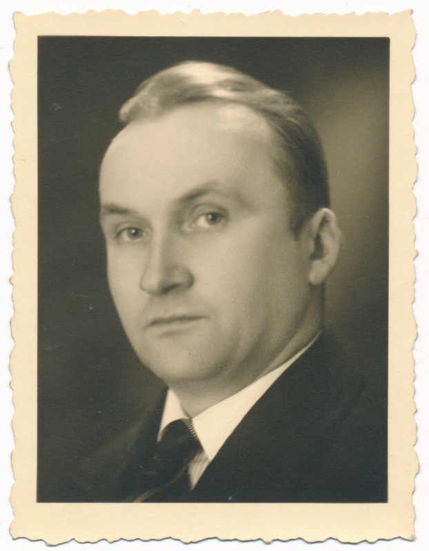 foto, Johann Ronimois, u 1935