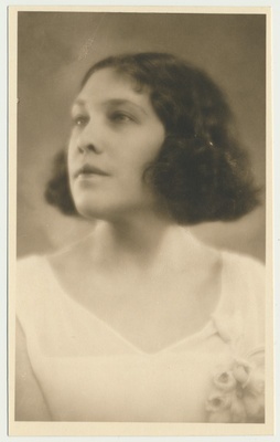 foto, Hilda Gleser, 1932, foto Parikas  duplicate photo