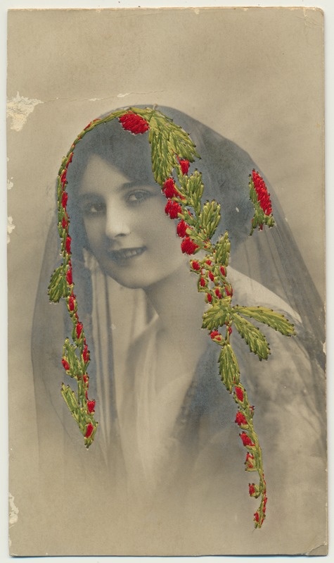 foto, neiu, rinnaportree, juustes värviline tikand, u 1920