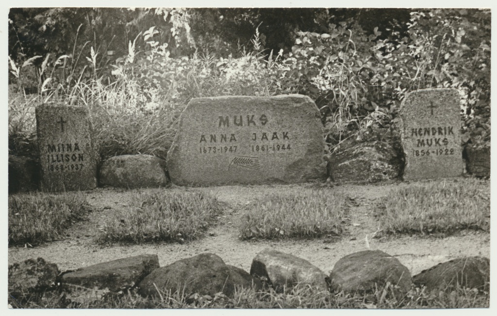 foto, Viljandimaa, Tuhalaane, perekond Muksi hauaplats, 1973