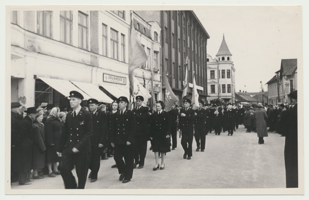 foto, Viljandi, 1.mai miiting, tuletõrjeorkester, 1960, foto L. Vellema